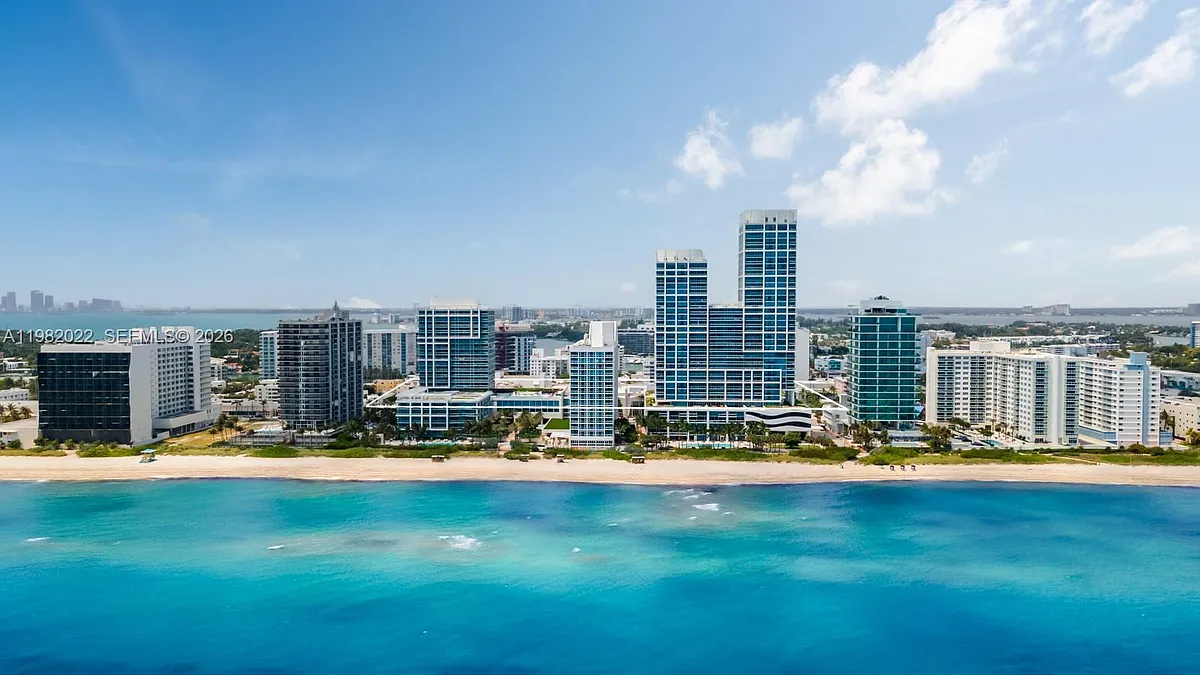 Building Photo - 6799 Collins Ave #209