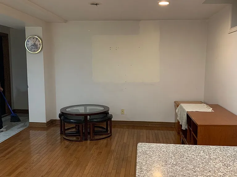 6079 Tillsdown Dr — Photo 3