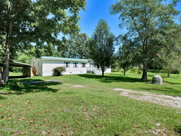 657 Bay Harbor Drive, Hampstead, NC 28443