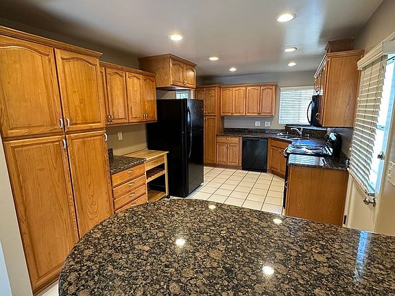 3rd image of 4122 Hathaway Ave APT 1