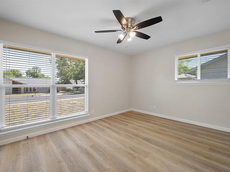 1100 Red Cliff Dr — Photo 31