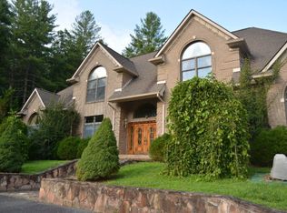 559 Atoah Rd, Robbinsville, NC 28771