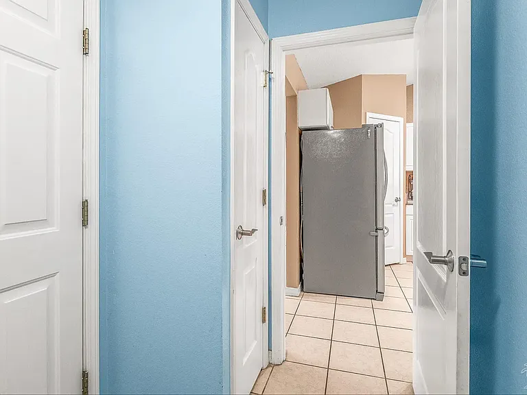 8018 Mark Ct — Photo 5