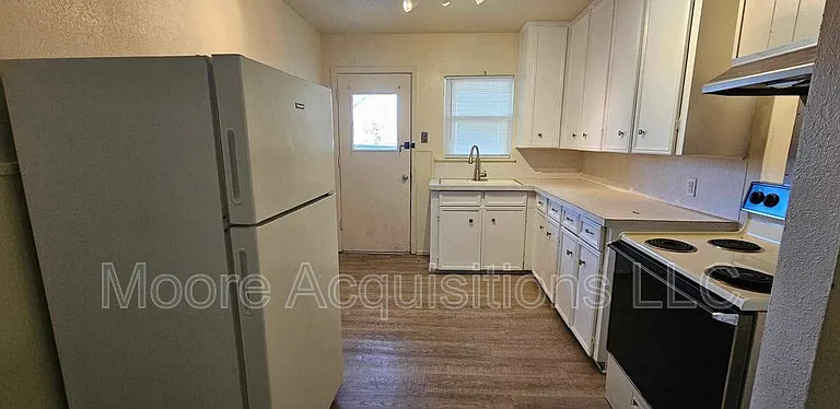 1433 S Rusk St — Photo 8