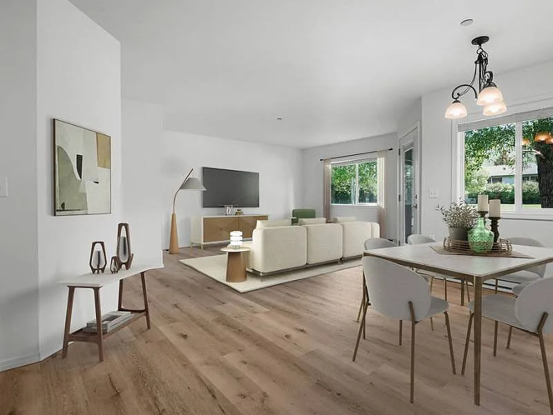 Latitude 43 — Photo 1