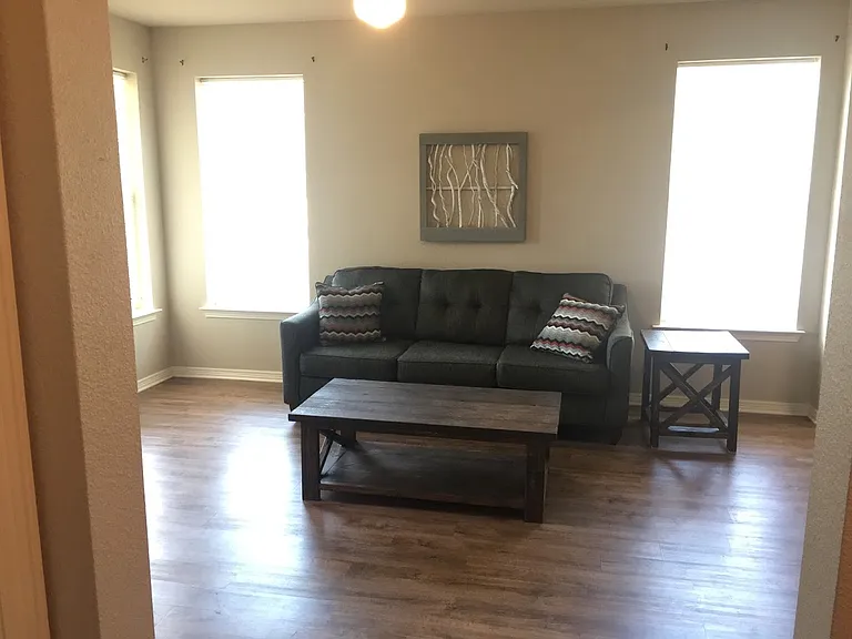 1316 Cordell St — Photo 4