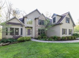 18926 Highpoint Rd, Chagrin Falls, OH 44023