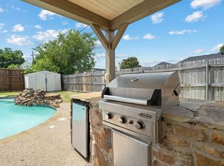 8829 Jason Ct, North Richland Hills, TX 76182
