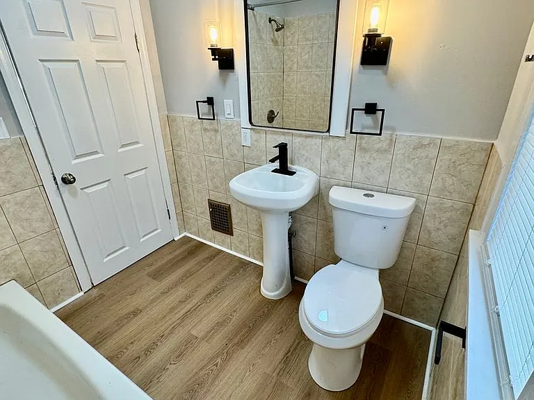117 Browning Ave — Photo 16