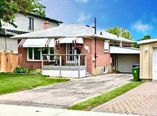116 Lord Roberts Dr, Toronto, ON M1K 3W8