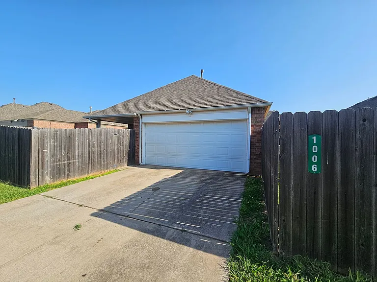1006 SW 23rd St — Photo 28