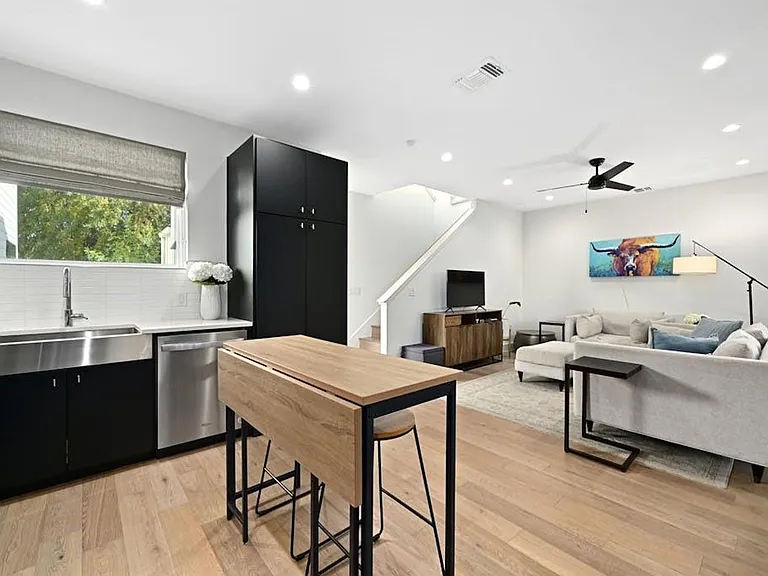 5212 Huisache St #1 — Photo 9
