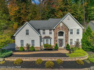 306 Shawnee Valley Dr, East Stroudsburg, PA 18302