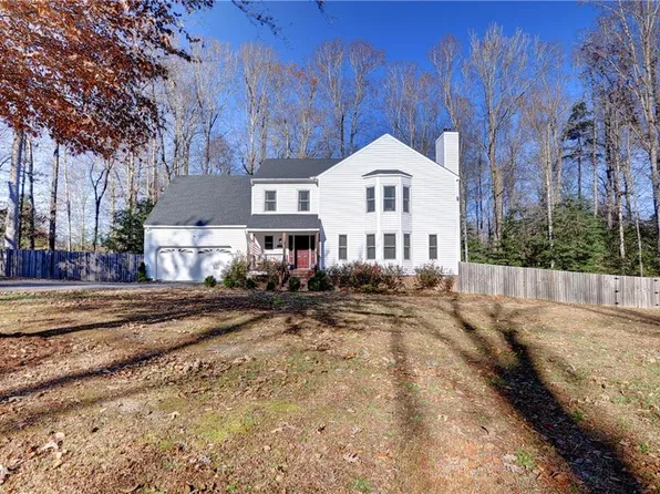 5948 Wensleydale Dr, New Kent, VA 23124