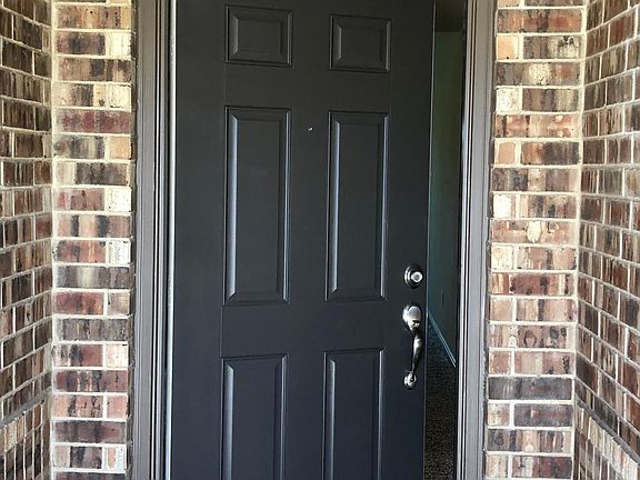 2nd image of 825 Serena Dr
