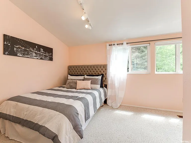 4001 N Sherwood Dr — Photo 12