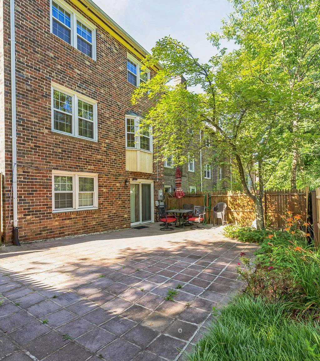 4 bed, 3.5 bath, 2342 sqft, $3,650 — Photo 4