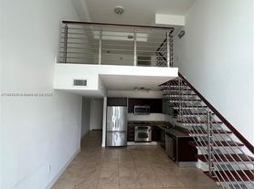 41 SE 5th St