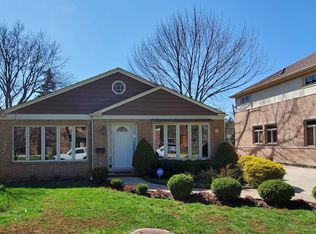 828 Forestview Ave, Park Ridge, IL 60068