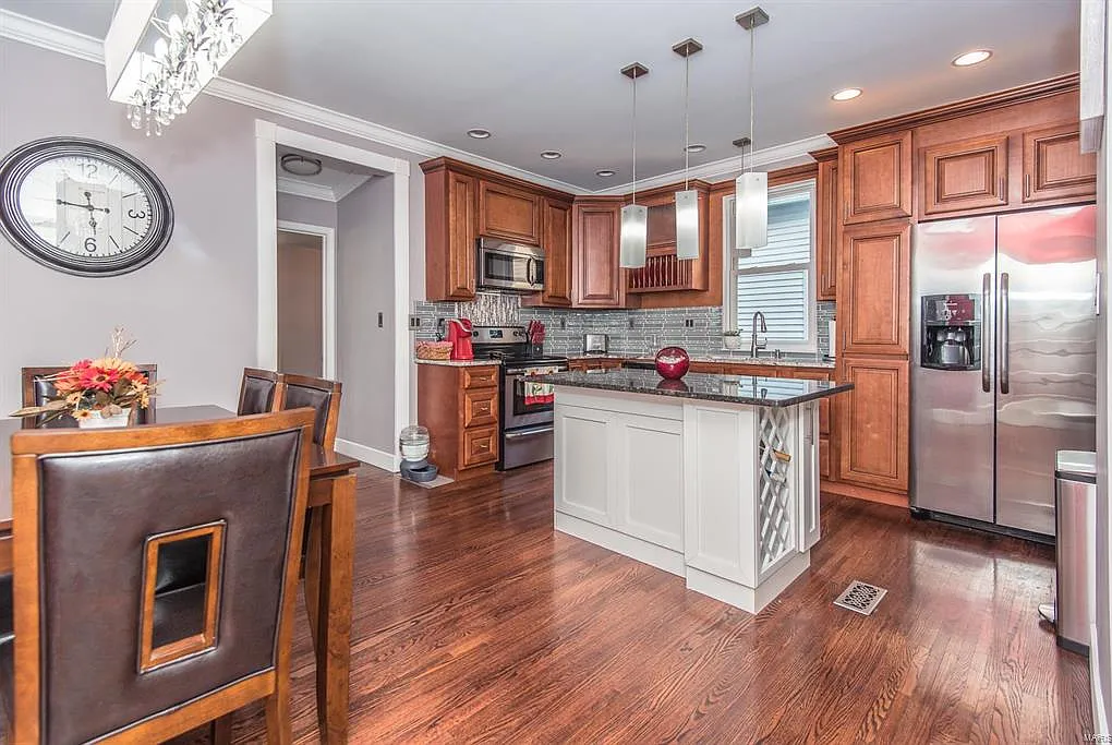 2 bed, 2.0 bath, 1260 sqft, $1,930 — Photo 3