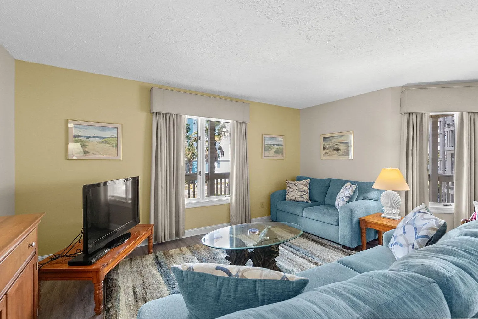 2 bed, 2.0 bath, 1044 sqft, $3,288 — Photo 1
