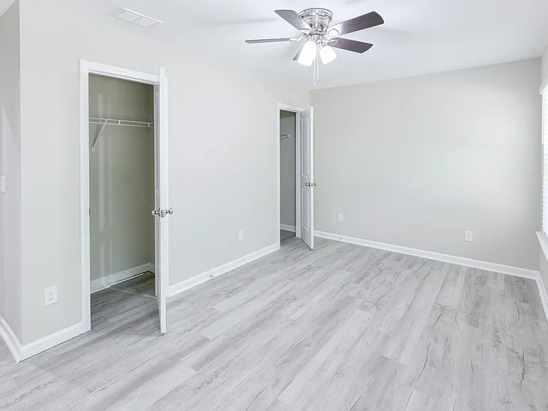 207 Woodlawn St — Photo 36