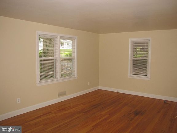 2nd image of 7305 Poplar Ct