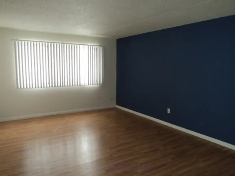 Westpark Manor Apartments — Photo 11
