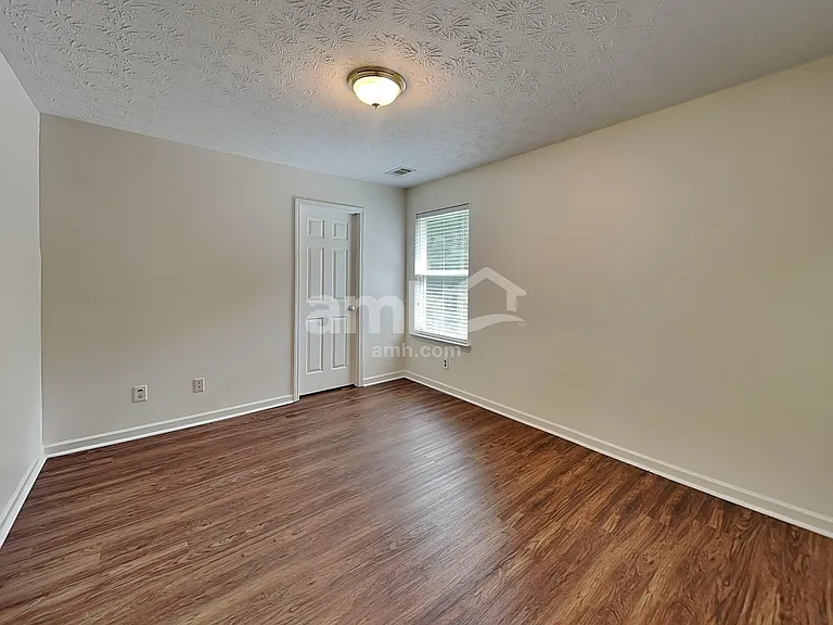 2641 Farmstead Ct — Photo 17