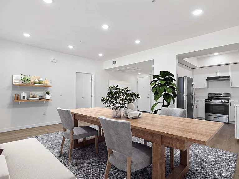 14541 Gilmore St Apartments — Photo 13