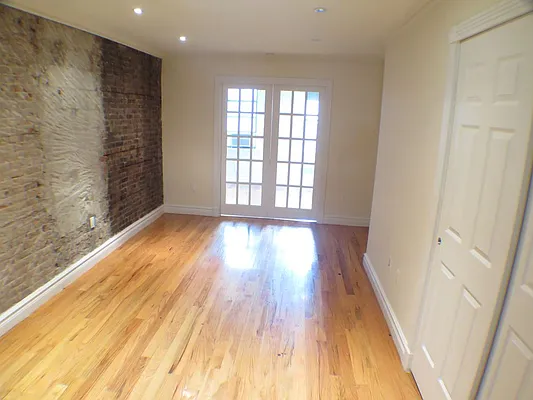 Rented by Glasser Realty LLC | media 16