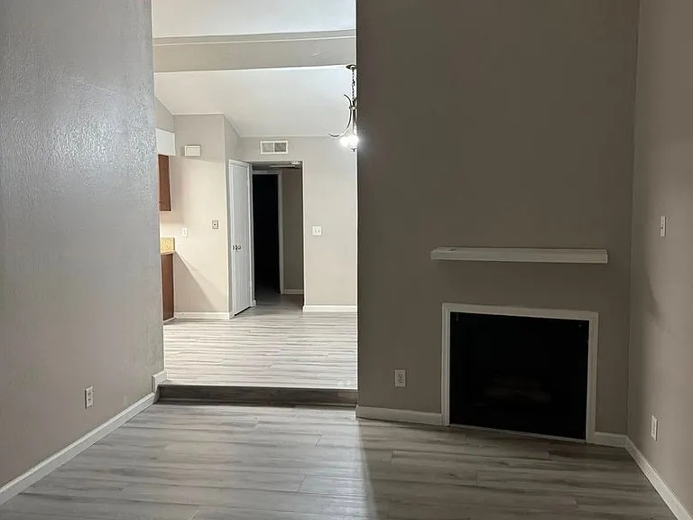 4925 Indian Oaks Ct — Photo 3