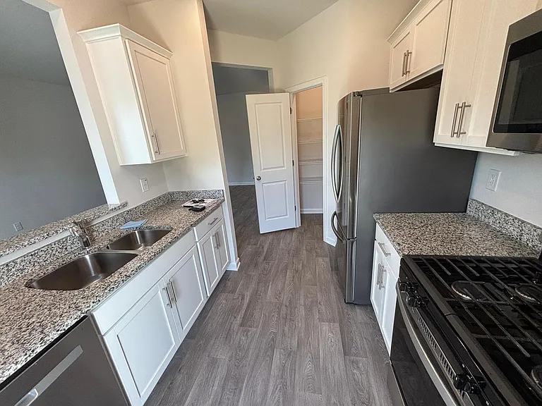 371 David Hill Dr — Photo 9