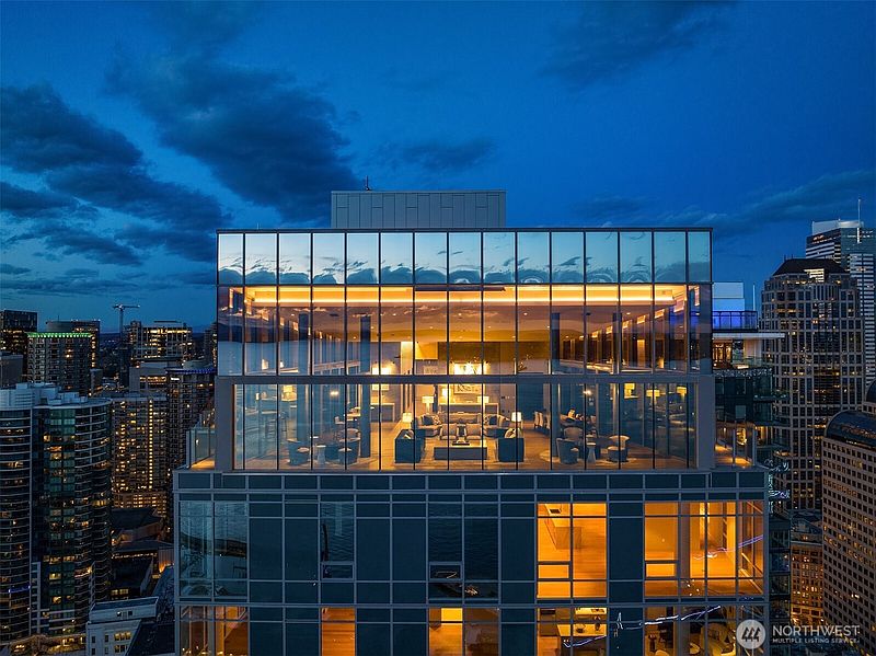 2nd image of 121 Stewart Street #1305
