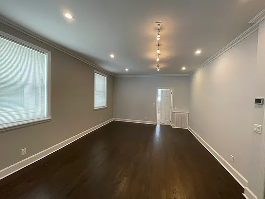 Rented by Metropolis International Realty Inc. | media 23