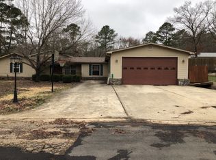 221 Stonehurst Rd, Hot Springs, AR 71913