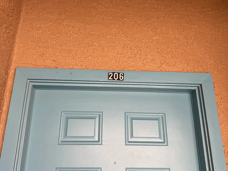 5223 W Myrtle Ave #106 — Photo 3