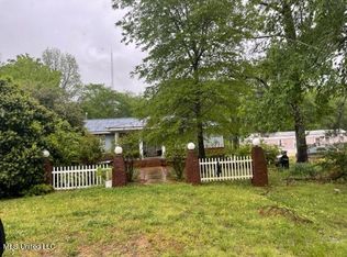 2145 Gravel Springs Rd, Senatobia, MS 38668