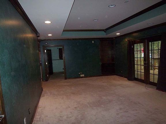 Finished Terrace level basement