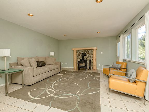 2nd image of 10479 Somerset Dr