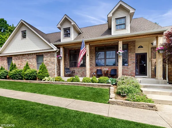 703 Greenwood Ave, Mundelein, IL 60060