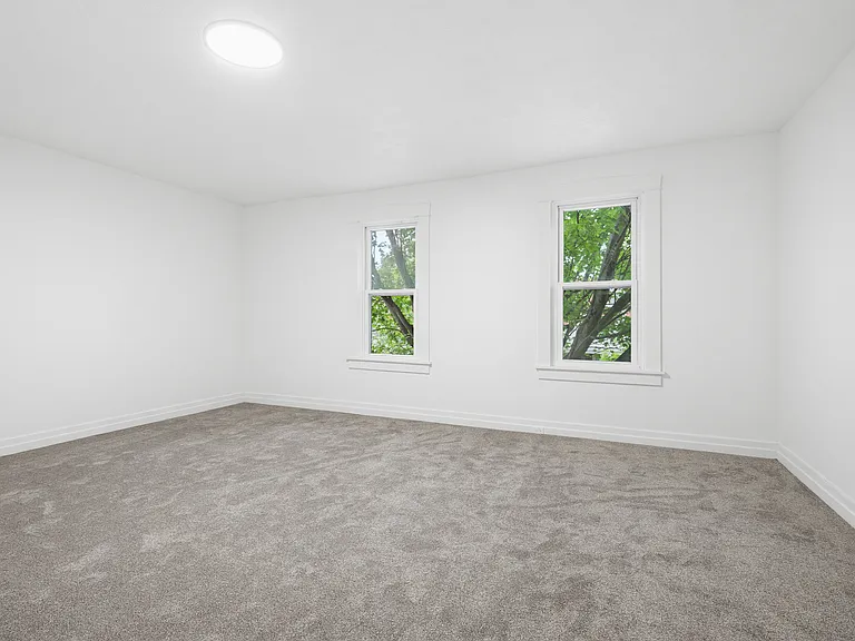 340 E Frederick St — Photo 31