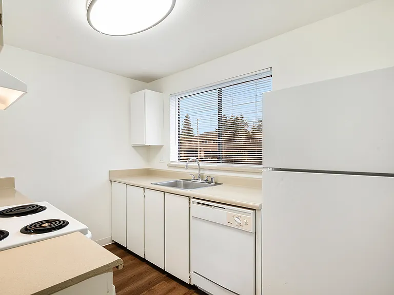 Crystal Springs Apartments — Photo 69