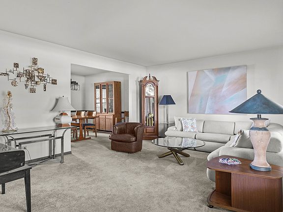 2nd image of 1902 Gigi Ln