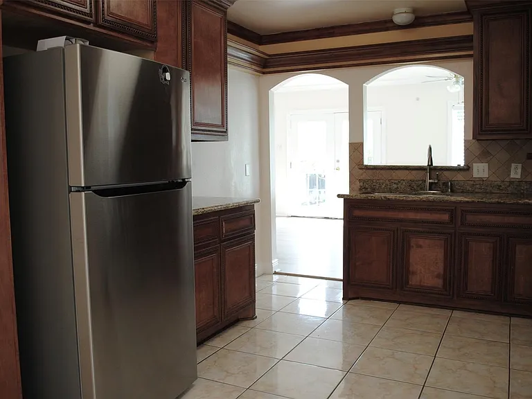 3910 Starbridge Pointe Ln — Photo 12