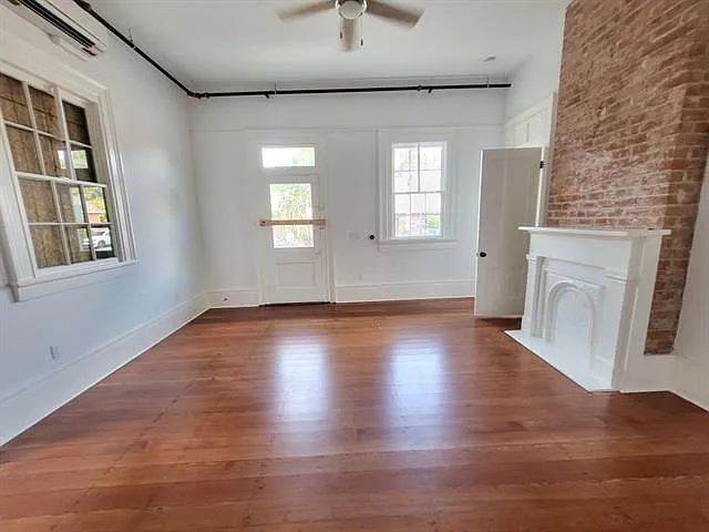 2 bed, 2.0 bath, 1150 sqft, $2,500 — Photo 2