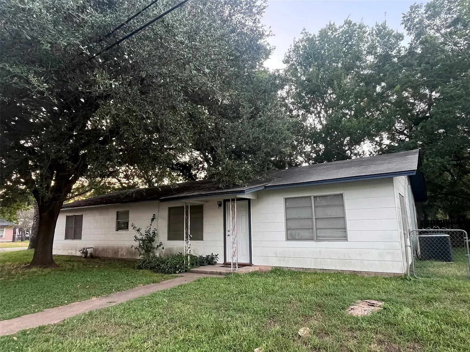 3 bed, 2.0 bath, $2,000 — Photo 4