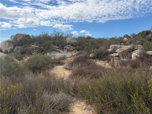 812 Rocky Valley Way Lot 812, Aguanga, CA 92536