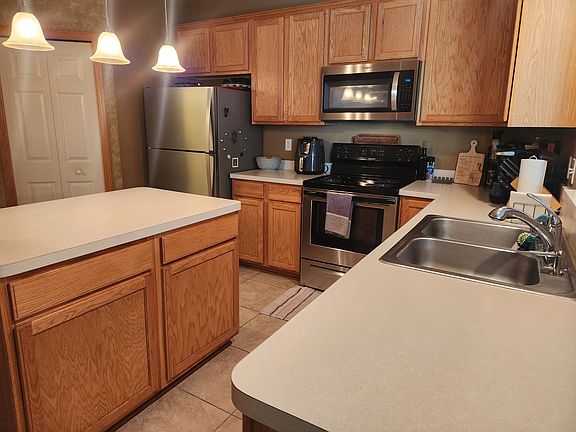 4th image of 13710 54th Ave N APT 309