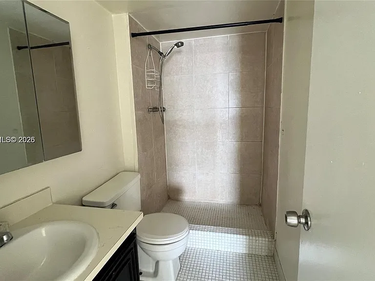 486 NW 165th Street Rd #B606 — Photo 12